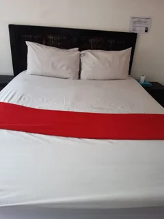 Affordable cheap and clean rooms to book at a guesthouse situated in Randburg Bordeaux