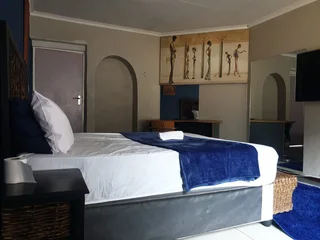 Affordable cheap and clean rooms to book at a guesthouse situated in Randburg Bordeaux