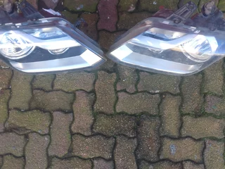 VW Amarok normal headlights