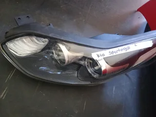 Kia Sportage headlight,( LHS)