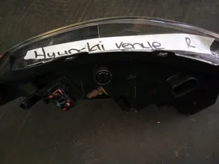 Hyundai venue headlight (RHS)