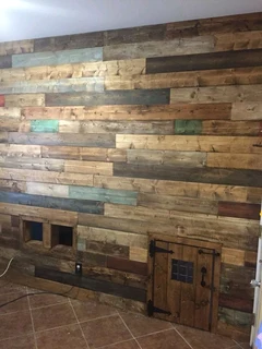 Pallet wall cladding
