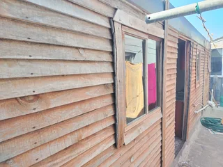 Second hand wendy house