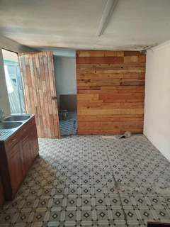 Second hand wendy house