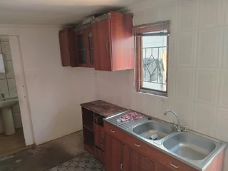 Second hand wendy house