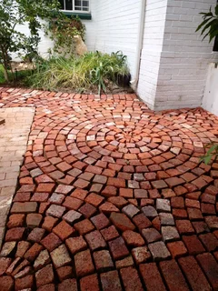 Cobble half brick paving