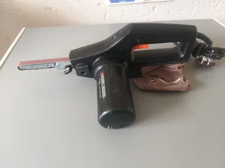 BLACK AND DECKER PENCIL SANDER (BD292E )