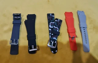 Samsung gear s3 smart watch 22mm straps read ad