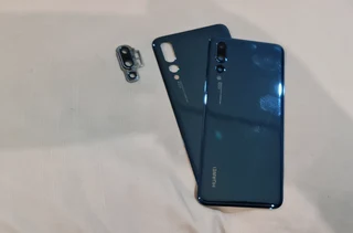 Huawei p20 pro replacement parts read ad I don't fit I only sell parts