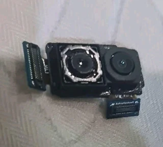 Samsung galaxy A20 replacement main rear camera please note i don't fit
