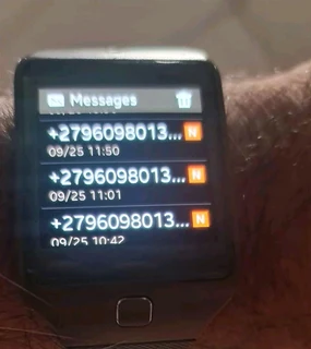 Samsung Galaxy  Gear 2 Neo Sm-R381 Brown Perfect  condition comes with Charger