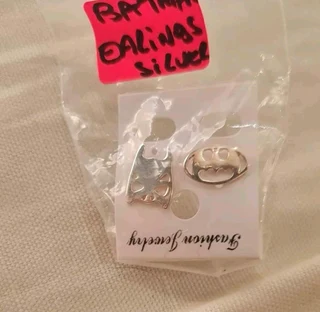 Batman collectable  DC Rings &amp; Earings Please Read Ad For Sizes &amp; Prices
