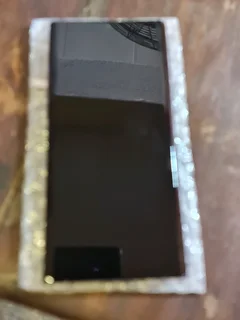 Samsung note 10 plus Amoled lcd with black frame I don't fit i only sell parts