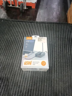 Super fast charging desktop charger new R200 NOW