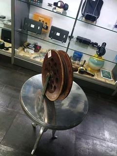 Vintage wooden fishing reel R400