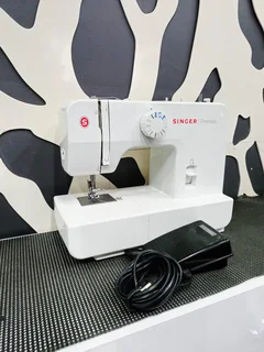 Singer Promise Sewing Machine (r2200)