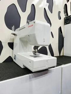 SINGER PROMISE SEWING MACHINE (R2200)