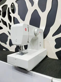SINGER PROMISE SEWING MACHINE (R2200)