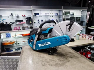 Makita Petrol Power Cutter