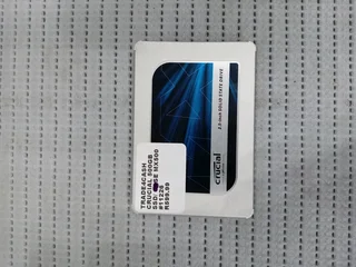 Crucial  500GB  SSD drive R600