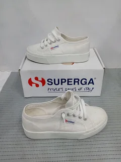 Superga ladies shoes size 4 R550