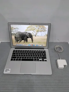 MacBook air  core i5  5GEN  R5000