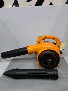McCullouch leaf blower  petrol m320  R2600