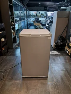 Hisense bar fridge  R1600