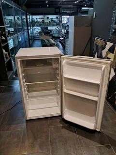 Hisense bar fridge  R1600