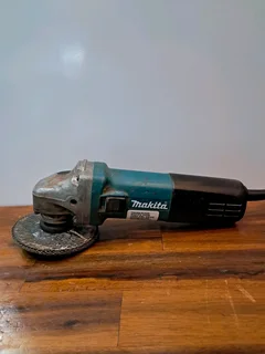 Makita small grinder R650