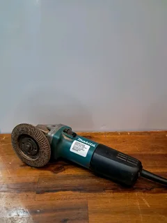 Makita small grinder R650