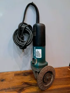 Makita small grinder R650