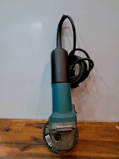 Makita small grinder R650