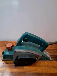 Makita planer R550
