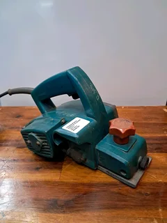 Makita planer R550