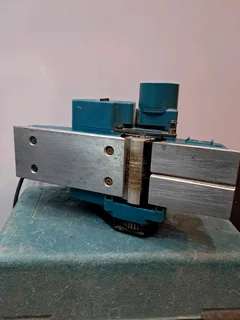 Makita planer &#43; case  R750