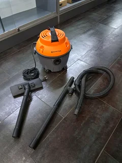 Bennett read vacuum cleaner wet &amp; dryer  R400