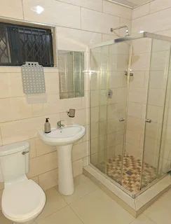 HOUSE FOR RENT IN MONTFORD CHATSWORTH