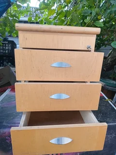 Chest of draws ideal for bathroom or home office