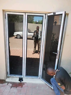 PROFESSIONAL WINDOW TINTING &amp; FROSTING SERVICES