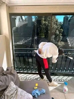 ROSEBANK WINDOW TINTING &amp; FROSTING WORKS