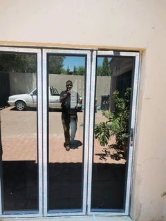 ROSEBANK WINDOW TINTING &amp; FROSTING WORKS