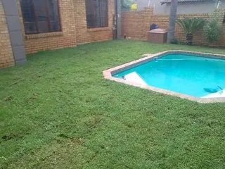 KIKUYU, LM BEREA &amp; EVERGREEN GRASS DELIVERY:0812690961