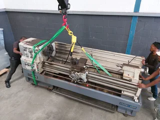 CRANE TRUCK HIRE / 8.5 TON