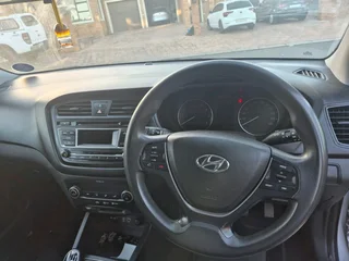 2015 Hyundai i20 1.4 Fluid Manual