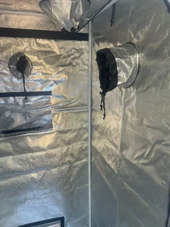 Indoor grow tent