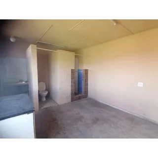 Female-Friendly 1 Bedroom flatlet R3500 (Water &amp; Lights Incl.)  Unfurnished