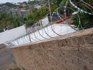 Razor wire fencing fix and supply