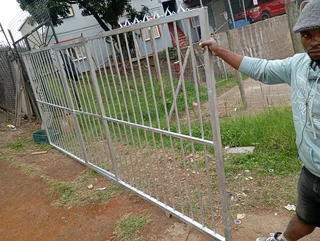 Driveway gates and balustrades