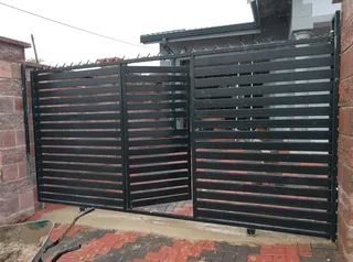 Driveway gates and balustrades